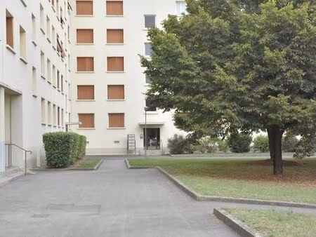 t4 lyon 8e  avenue viviani  traversant est en ouest