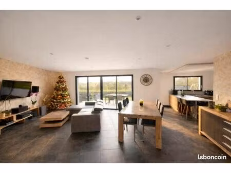 maison contemporaine rt2012 – plain-pied 128 m² – terrain 646 m² – dpe a