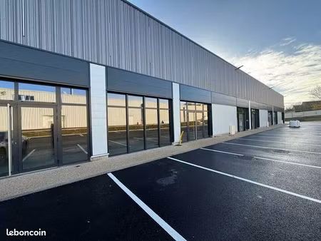 local commercial 352 m² le thillay