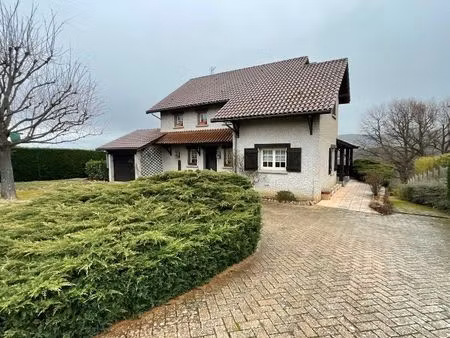 villa 6 pièces 152 m²