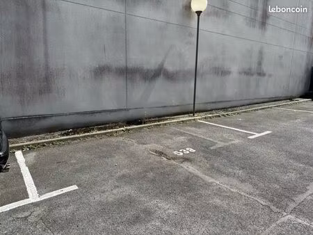 parking à louer cergy le haut