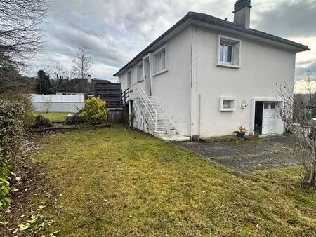 ? à louer – belle maison familiale avec jardin & garage – désertines ?