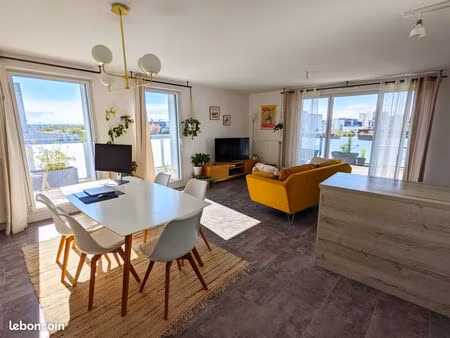 appartement t4 lumineux  dernier étage  avec terrasse et garage lyon 8 - 88m2