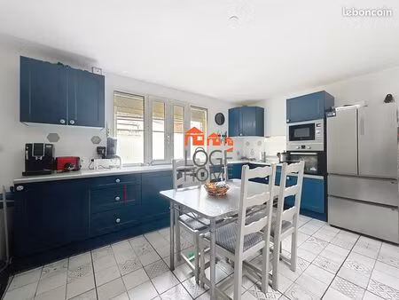 maison 8 pièces 140 m²