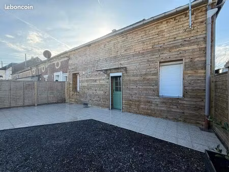 maison 2 chambres parking terrasse