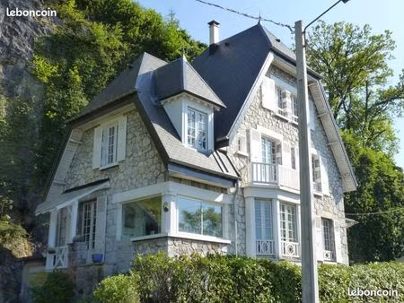 villa bourgeoise de caractère de 10 pièces de 1926  188 m²  idéal pour deux familles et/ou