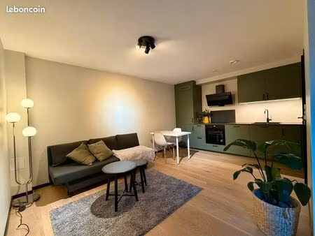 studio lumineux et moderne