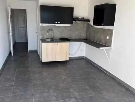 t2 avec grande terrasse plein sud