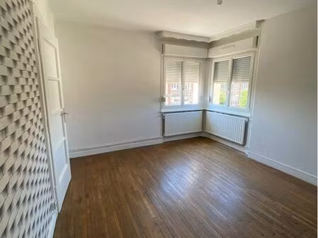 coquet f3 avec parking  cave et balcon