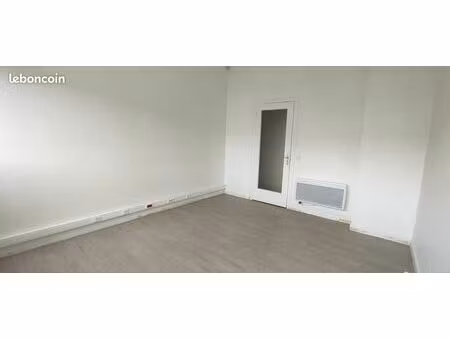 bureau à louer – 15 m² – noyen-sur-sarthe
