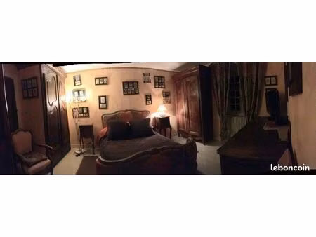 grande chambre avec cuisine et laverie  calme dans manoir