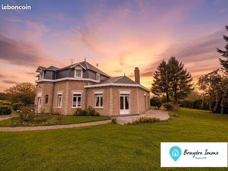 propriété 8 pièces 217 m²