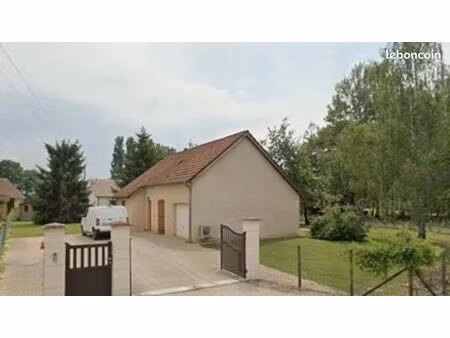 maison à louer 3 chambres jardin chateaurenaud