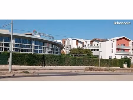 2 pièces près parc la peyrière