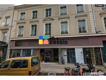 local commercial 359 m²