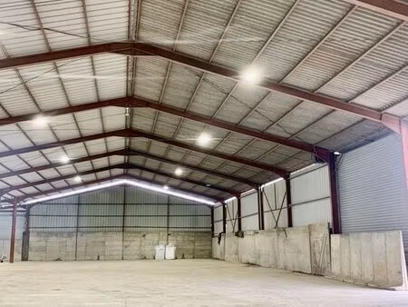 local 1600 m² bonnétable