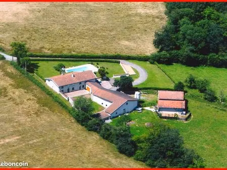 ferme 9 pièces 230 m²