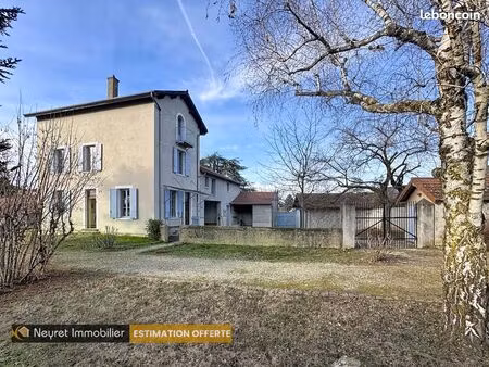 propriété 6 pièces 172 m²