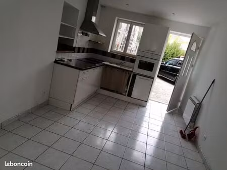 appartement à louer 750