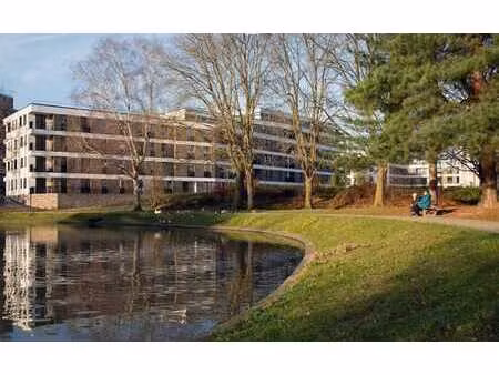 a102 : bel appart. 3 ch. au rez avec terrasse