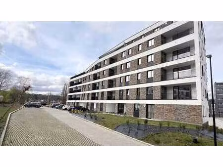 a131 : appart. 3 ch. ±117 m² au 3ème étage avec terrasse s-e