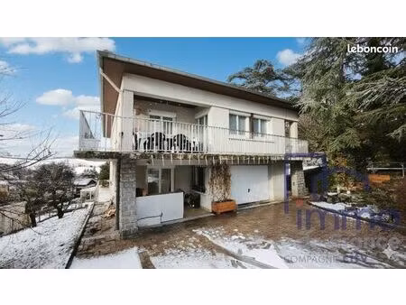 maison 8 pièces 222 m²