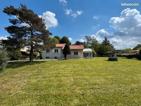 maison de famille avec parc de 2750m2