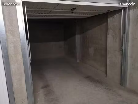 garage / box fermé 13m² - résidence récente & sécurisée - bron