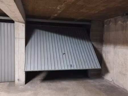 box moto à partager