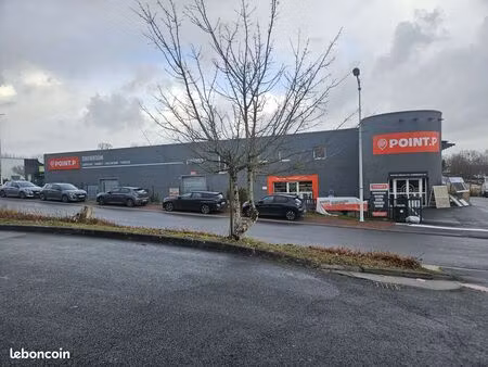 local commercial 1000 m² saint-georges-des-coteaux