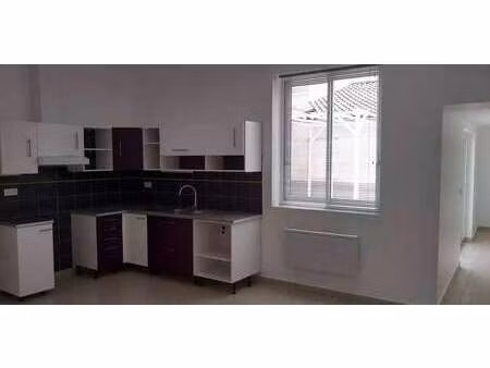 location appartement 2 pièces à pauillac (33250) : à louer 2 pièces / 64m² pauillac