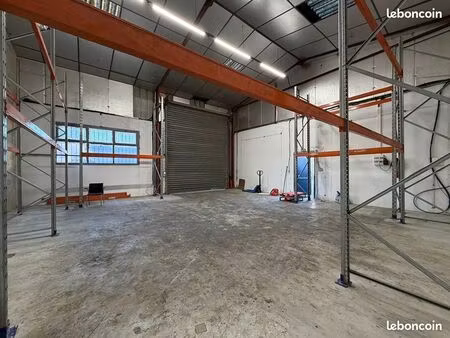 local industriel 100 m²