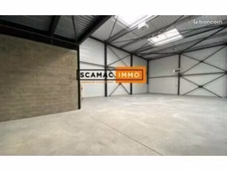 local d'activité 305 m²