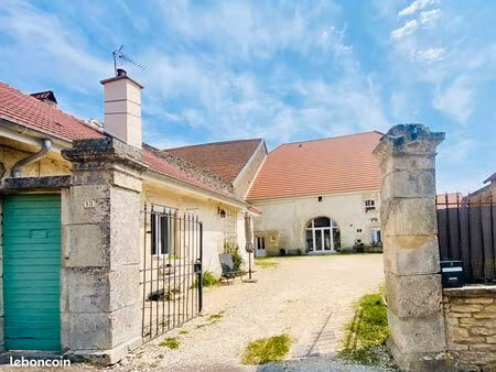 ferme rénovée + dépendance habitable