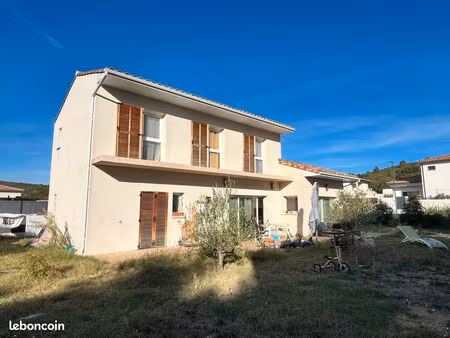 grande maison récente