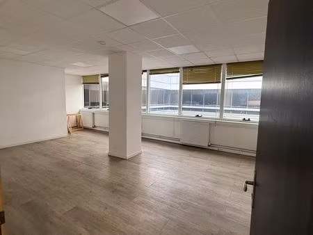 bureau de 34m² à vendre – cergy préfecture   avec place de parking