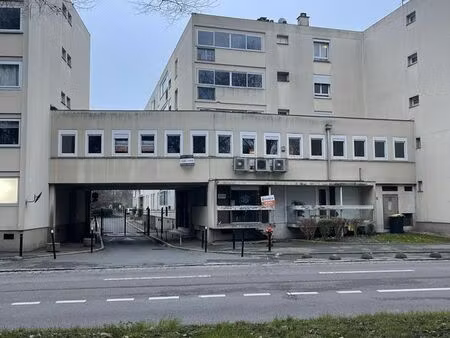 bureaux 250 m² divisibles – centre-ville gonesse – parking privé – climatisé