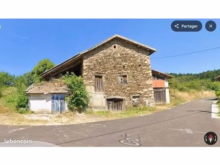belle grange à transformer – eau et électricité en bordure 43160 lieeu dit le coin berbezi