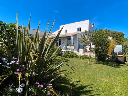 villa vue mer bord de plage