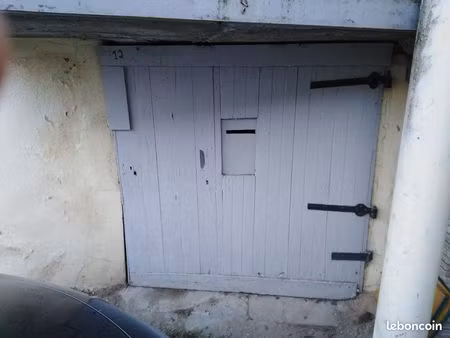 garage de 10m2 en plein centre ville de rouanne 42300