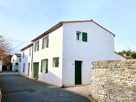 maison de village st martin de ré (4 pièces  jardin  garage)