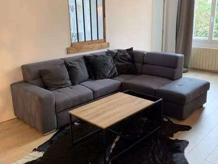 appartement meublé tout équipé dans une bâtisse de charme