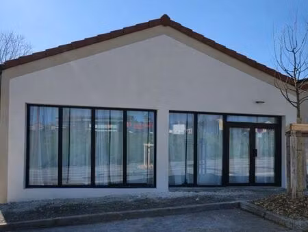 local commercial / professionnel - 104m2- clé en main