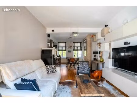 maison de ville de 160m2  cachet et modernité à 100m des nouvelles halles