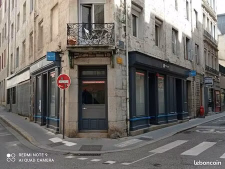 location local commercial