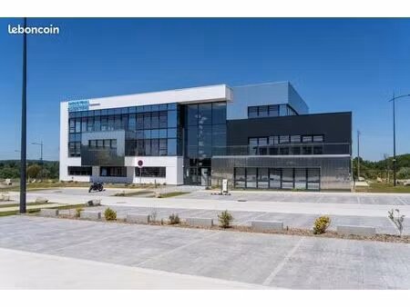 a saisir - plateau de bureau - zone des bonnettes arras