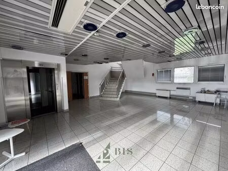 bureaux 1346 m² roanne