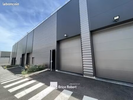 local d'activité 158 m²