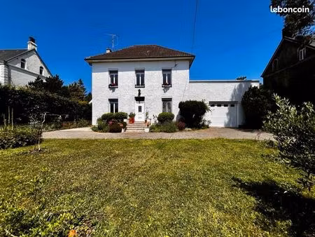 maison individuelle avec dépendance