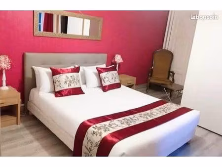 hotel restaurant bar